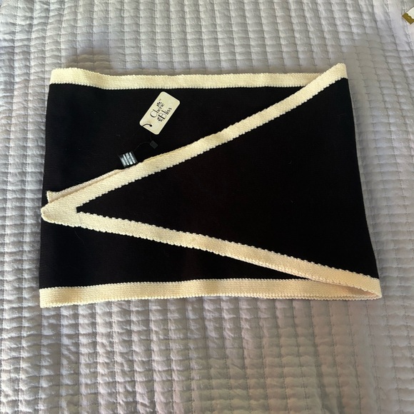 🍒 3 for $10 sale 🍒 NWT wrap knit scarf - Picture 1 of 1